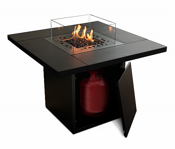 ����� �� SQUARE TABLE